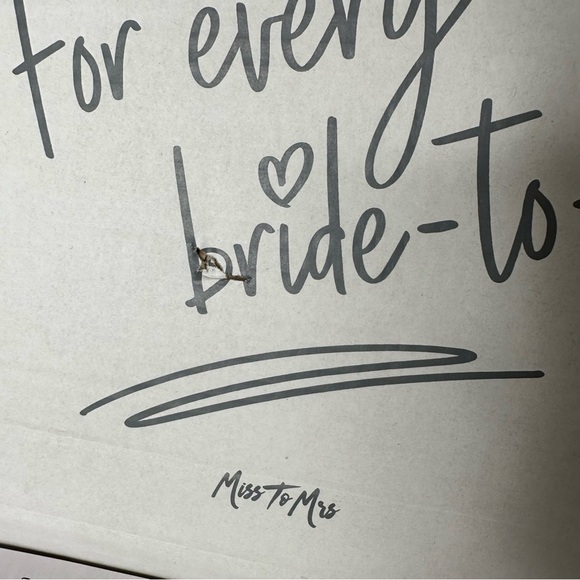 Miss to Mrs “honeymooners” Bridal subscription box - Picture 2 of 13